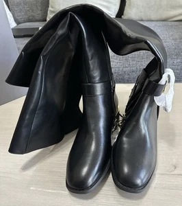 Liz Claiborne Jepson Black boots Size 8 Medium Knee High Gold Colored Hardware - Picture 1 of 7