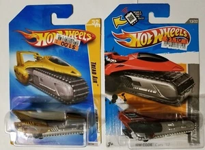 Hot Wheels Gold Tread Air 2009 Nuevos Modelos #32 y Red Tread Air 2012 - Imagen 1 de 2