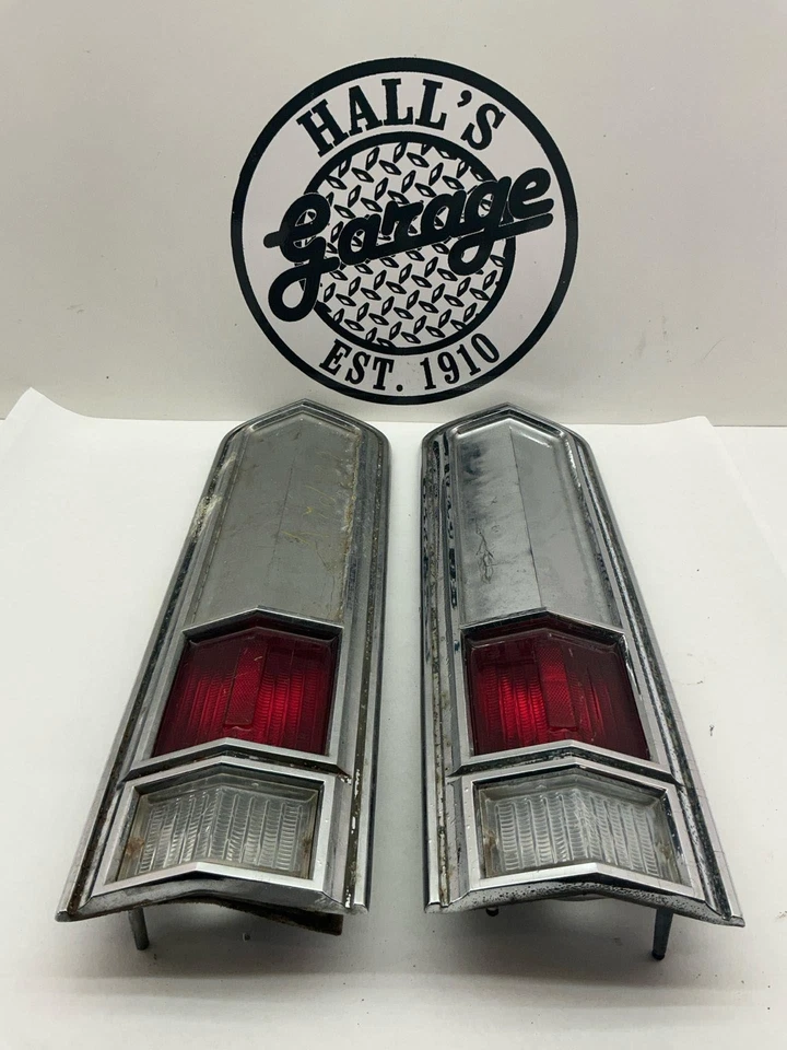 66 lanternas traseiras direita e esquerda Plymouth Sport Fury - Imagem 1 de 4