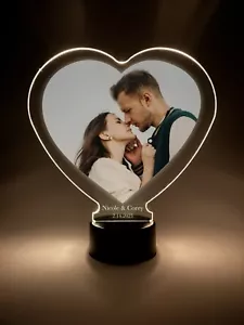 Maßgeschneidertes Paar Jubiläum Hochzeit Herz Leuchtlampe LED 16 Farben Lichtständer - Bild 1 von 7