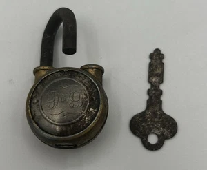 Candado Master Lock redondo vintage 9-9 con llave funciona - Imagen 1 de 4