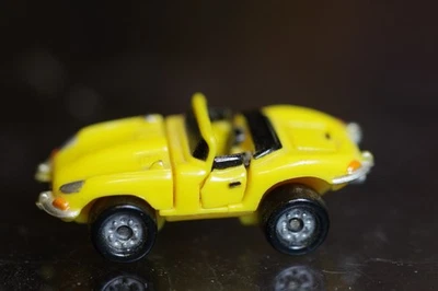 Micro Machines Jaguar XKE Convertible Amarillo 1988 Galoob Puertas Apertura Capó Foto 1 de 4