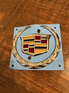 2010-2016 Cadillac SRX rear liftgate hatch chrome Wreath Crest Emblem Badge OEM - Picture 1 of 5