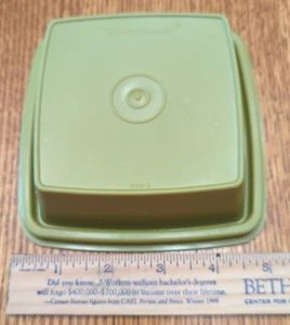 TUPPERWARE VTG Replacement Lid Only 1562-2 Green for 4.75" Pickle Olive Keeper - Picture 1 of 3