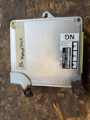 Toyota Pickup 1986 manual 5 velocidades ECU Foto 1 de 4