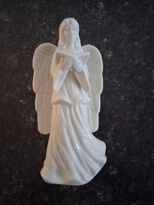 Candelabro ángel de cerámica blanca de 8" de alto - Imagen 1 de 9