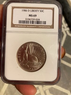 1986-D Uncirculated Statue of Liberty Commemorative Half Dollar - Image 1 of 4