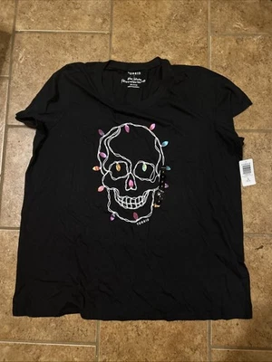 Camiseta Pullover Calavera Torrida Luces de Navidad Negra Mangas Gorra Vacaciones Luces Foto 1 de 4