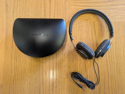 Bowers and Wilkins P3 Wired Headphones, Black With Case, Used - Image 1 of 4