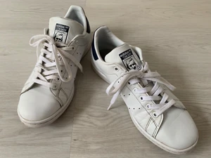 ADIDAS STAN SMITH Sneaker weiß/navy blau FX5501, Gr. 43 1/3 (9) - Bild 1 von 5