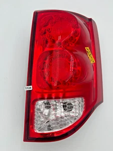 Luz trasera lateral derecha Dodge Caravan 11-20 Pass 05182534AD OEM - Imagen 1 de 4