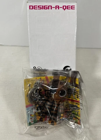 Toy2R 2" Qee Design-A-Qee Expo Elke Dossler The Bug Cover