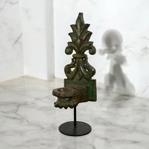 Vintage Wooden Wall Bracket with Fleur-de-Lis Motif - Picture 1 of 4