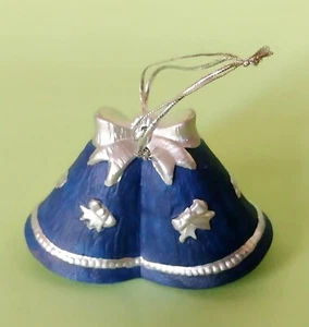 Decorazione natalizia Campanella in Porcellana Opaca con decoro blu e argento - Foto 1 di 4