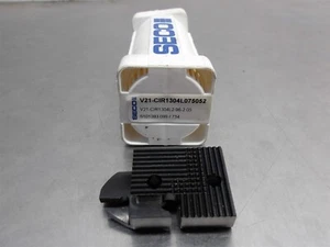 1 NEW! SECO Parting/Grooving Blade V21-CIR1304L075052 / V21-CIR1304L2.96-2.05 - Picture 1 of 3