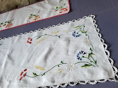 N10 2 Napperons en lin brodé  chemin de table Vintage 2 linen embroidered doilys - Photo 1/4