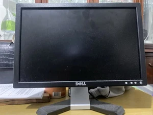 Dell E178WFPc Computer Monitor 15-inch - Picture 1 of 3