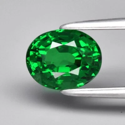 Granate tsavorita verde impactante natural ovalado de 1,07 quilates 6,5 x 5,2 mm Tanzania Foto 1 de 4