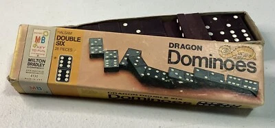 1970 Vintage Dominoes Milton Bradley Dragon 27 piezas doble seis caja madera # 4130 Foto 1 de 2