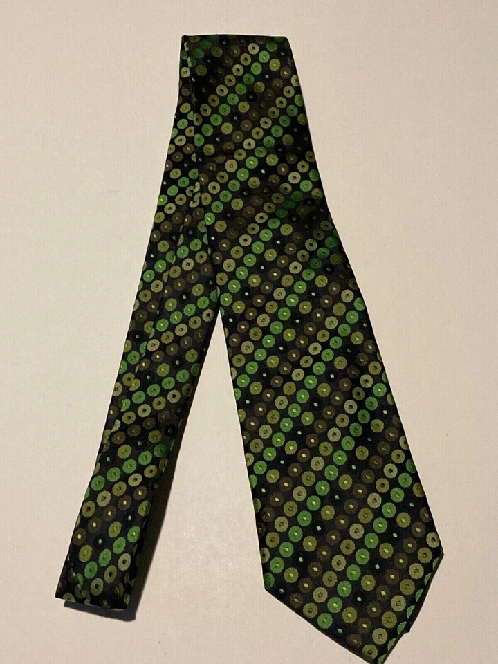 Corbata formal Versa para hombre 57"Lx3,5"W verde/negro Foto 1 de 3