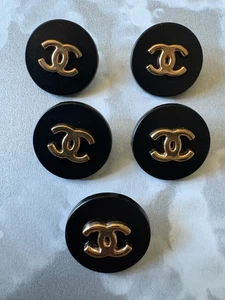 5 CHANEL Black and Gold CC Logo Buttons 20mm - Picture 1 of 2