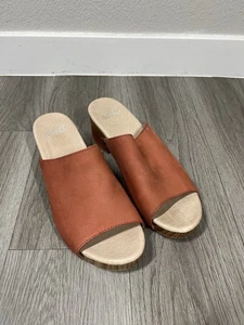 Dansko Orange Suede Leather Open Toe Mules Short Chunky Heel Size 9.5 (40) - Picture 1 of 12
