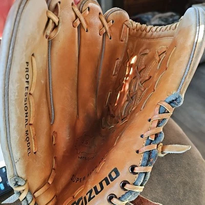 MIZUNO Professional Model 13.5 Max Flex Baseball Glove MT600FB Left US steerhide - Image 1 of 4