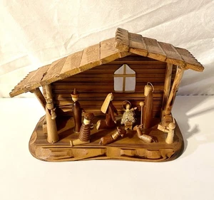 Presepe vintage in legno bambino Gesù Cristo presepe presepe diorama - Foto 1 di 9