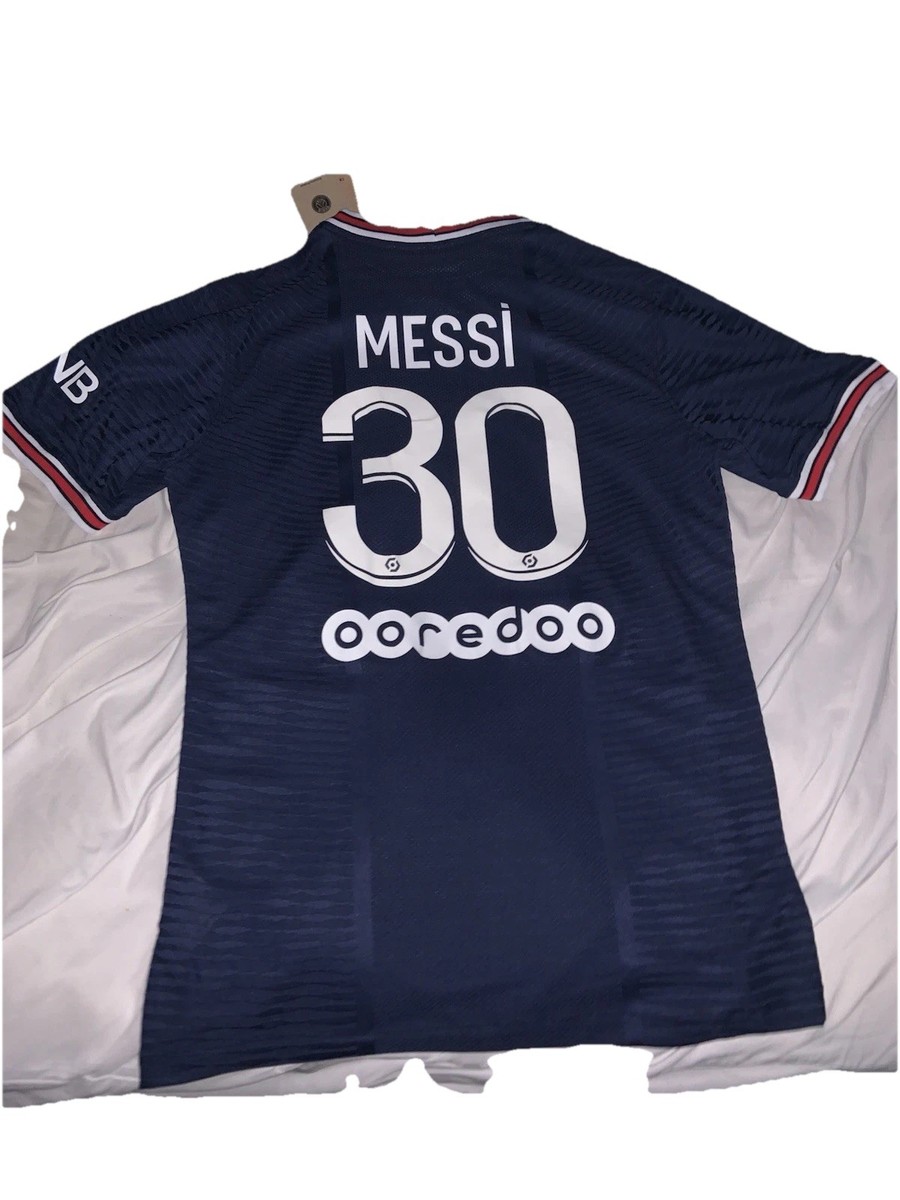 Paris Saint-Germain Size XL International Club Soccer Fan Paris Saint-Germain Size XL International Club Soccer Fan