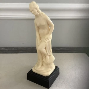Vintage A. Santini "Il Bagnante" - Scultura in plastica di donna nuda Made in Hong Kong - Foto 1 di 19
