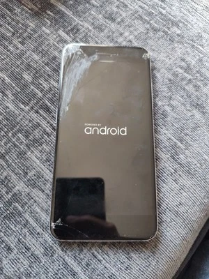 TG557 Vodafone Smart V8 VFD-710 MOBILE PHONE Cracked Screen - Image 1 of 4