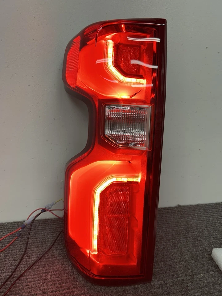 Luz trasera LED (izquierda/conductor) DEPO para Chevrolet Silverado 1500 2019-2023 Foto 1 de 4
