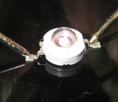 10 Stck. x 3W Ultraviolett UV High Power LED 365nm Emitter Perlen Chip LED Lampe Licht - Bild 1 von 2