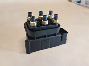 π NEW ORIGINAL Audi Q7 Porsche Cayenne VW Touareg Air Suspension valve unit π - Picture 1 of 12