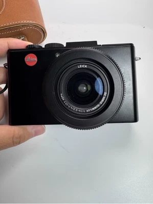 Leica D-LUX 6 Black 10.1MP Compact Digital Camera Full Kit w Battery Charger - Image 1 of 4