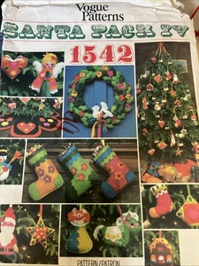 Vintage Vogue Patterns 1542 Santa Pack IV Uncut Felt Christmas Stocking Wreath - Picture 1 of 1