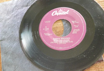 GARTH BROOKS MUCH TOO YOUNG (TO FEEL THIS DAMN OLD) / ALABAMA  45 RPM RECORD 066 - Image 1 of 2