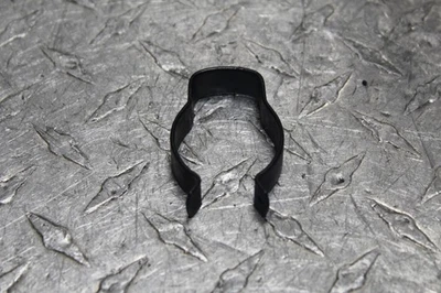 19-22 HARLEY-DAVIDSON IRON 883 OEM DRENO LINHA DE ÓLEO SUPORTE DE MANGUEIRA SUPORTE DE MONTAGEM SUPORTE DE PERMANÊNCIA - Imagem 1 de 3