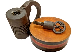 Vntg Salvage Collectible Working Hand Made Iron Padlock & Screw Key,India - Picture 1 of 7