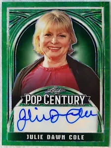 2024 Leaf Pop Century Julie Dawn Cole Auto Serial #1/4 Emerald Green Willy Wonka - Picture 1 of 2