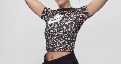 Camiseta corta Nike retro floral Spellout entrenamiento para mujer grande Foto 1 de 4