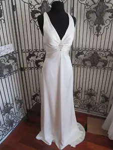 P189 VICTORIA 8093 SZ 4 IVORY $1499 FORMAL BEADED WEDDING DRESS GOWN - Picture 1 of 13