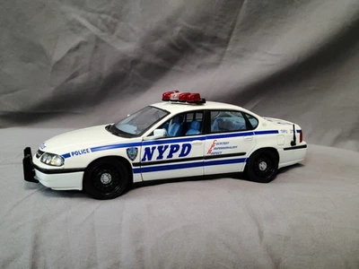 2000 Chevrolet Impala New York City 1:18 Scale Diecast - Image 1 of 4