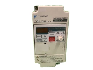 CIMRJ7ACB0P4 - YASKAWA - CIMR-J7ACB0P4 Variateur 1.1KVA RECONDITIONNÉ - Foto 1 di 3