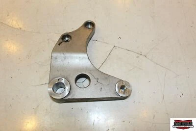 Suporte de montagem de pinça de freio traseiro 2008 Kawasaki Vulcan 1600 Nomad 43034-1178 - Imagem 1 de 4