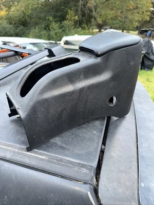 Reposabrazos consola central trasera VW Jetta Golf GTI Cabrio MK3 EE. UU. Especificación 1HM 863 319 B Foto 1 de 4