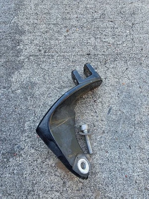 Suporte de montagem traseiro esquerdo Victory Jackpot 2007 - Imagem 1 de 4