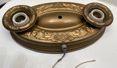 Luminária de teto e soquetes de porcelana antigos de estanho fundido Art Deco lâmpada dupla - Imagem 1 de 4