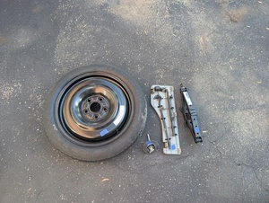 Spare Tire W/Jack Kit 17’’ Fits: 2005-2010 Honda Odyssey Compact Donut - Picture 1 of 6