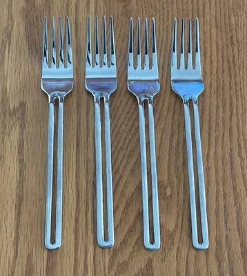 Towle Nordic 18/10 aço inoxidável 4 garfos de jantar 7 5/8" Indonésia excelente estado. - Imagem 1 de 4